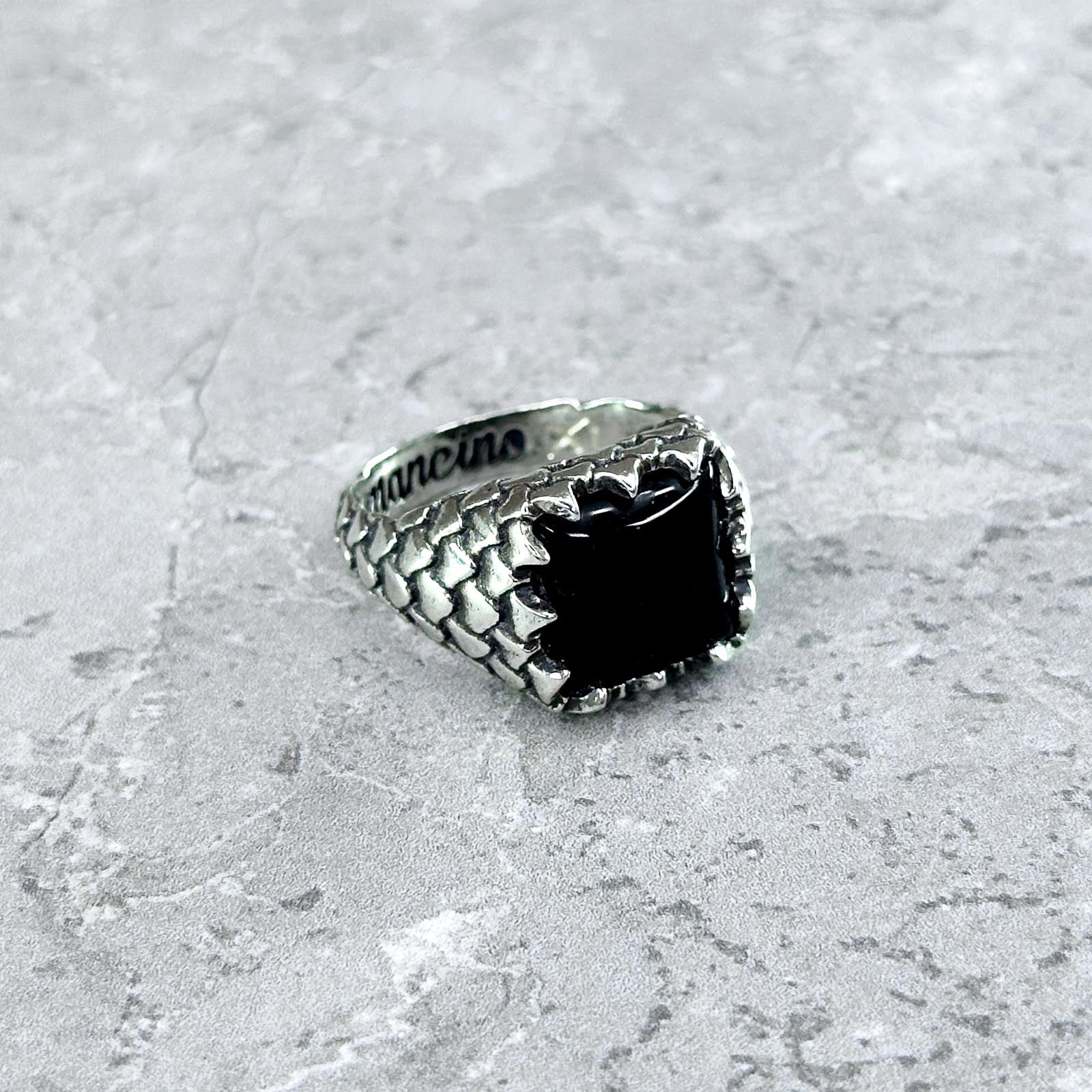 Anello Biker Artiglio di Drago Nero in Argento Anello Biker Artiglio di Drago Nero in Argento