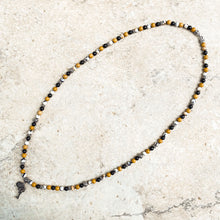 Carica l&#39;immagine nel visualizzatore di Gallery, Mahuka Collana lunga pietre mix senape
